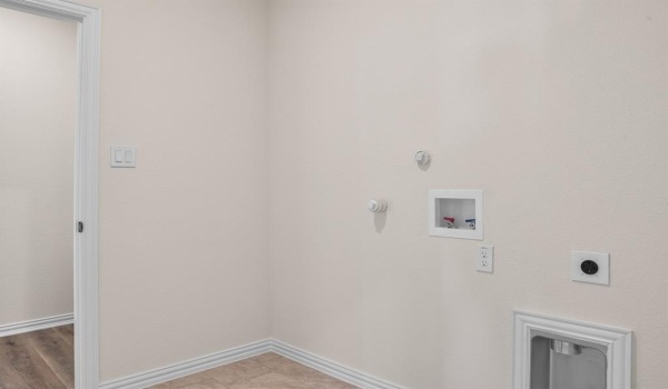10 Louis Road, Sherman, TX 75090, 4 Bedrooms Bedrooms, ,2 BathroomsBathrooms,Residential,For Sale,10 Louis Road,20740978