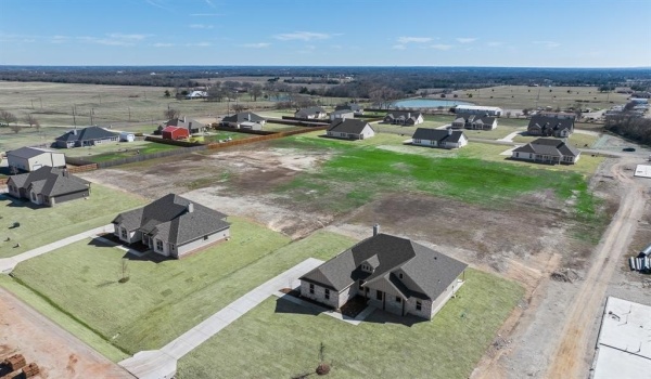 10 Louis Road, Sherman, TX 75090, 4 Bedrooms Bedrooms, ,2 BathroomsBathrooms,Residential,For Sale,10 Louis Road,20740978