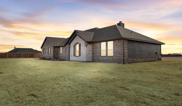 2 Louis Road, Sherman, TX 75090, 3 Bedrooms Bedrooms, ,2 BathroomsBathrooms,Residential,For Sale,2 Louis Road,20740986
