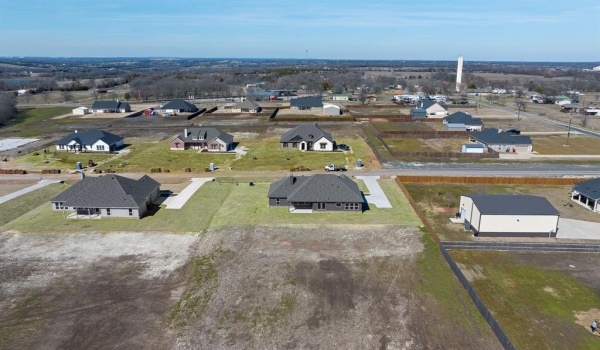 2 Louis Road, Sherman, TX 75090, 3 Bedrooms Bedrooms, ,2 BathroomsBathrooms,Residential,For Sale,2 Louis Road,20740986