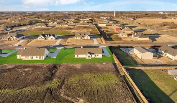 2 Ina Road, Sherman, TX 75090, 4 Bedrooms Bedrooms, ,2 BathroomsBathrooms,Residential,For Sale,2 Ina Road,20741173