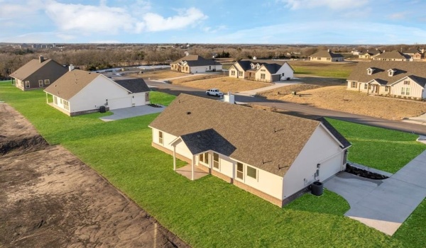 2 Ina Road, Sherman, TX 75090, 4 Bedrooms Bedrooms, ,2 BathroomsBathrooms,Residential,For Sale,2 Ina Road,20741173