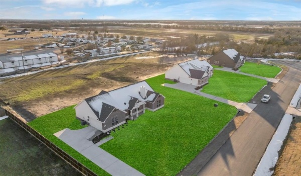 2 Ina Road, Sherman, TX 75090, 4 Bedrooms Bedrooms, ,2 BathroomsBathrooms,Residential,For Sale,2 Ina Road,20741173