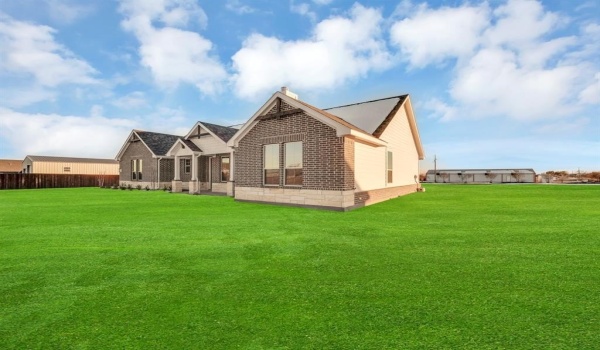 2 Ina Road, Sherman, TX 75090, 4 Bedrooms Bedrooms, ,2 BathroomsBathrooms,Residential,For Sale,2 Ina Road,20741173