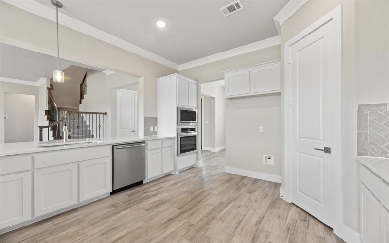 2205 Crystal Palace Boulevard, Alvarado, TX 76009, 4 Bedrooms Bedrooms, ,5 BathroomsBathrooms,Residential,For Sale,2205 Crystal Palace Boulevard,20741441