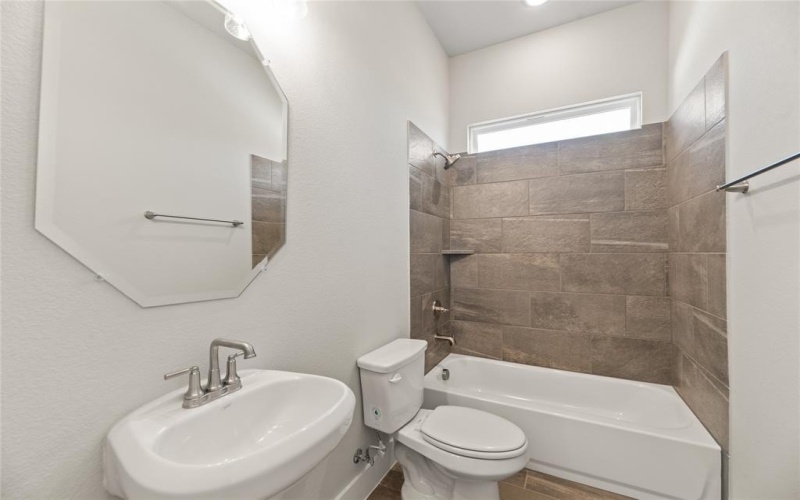 2205 Crystal Palace Boulevard, Alvarado, TX 76009, 4 Bedrooms Bedrooms, ,5 BathroomsBathrooms,Residential,For Sale,2205 Crystal Palace Boulevard,20741441