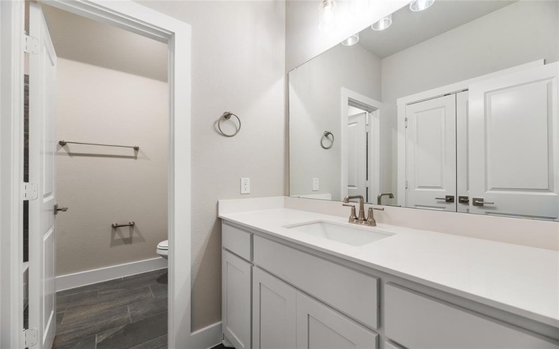 2205 Crystal Palace Boulevard, Alvarado, TX 76009, 4 Bedrooms Bedrooms, ,5 BathroomsBathrooms,Residential,For Sale,2205 Crystal Palace Boulevard,20741441