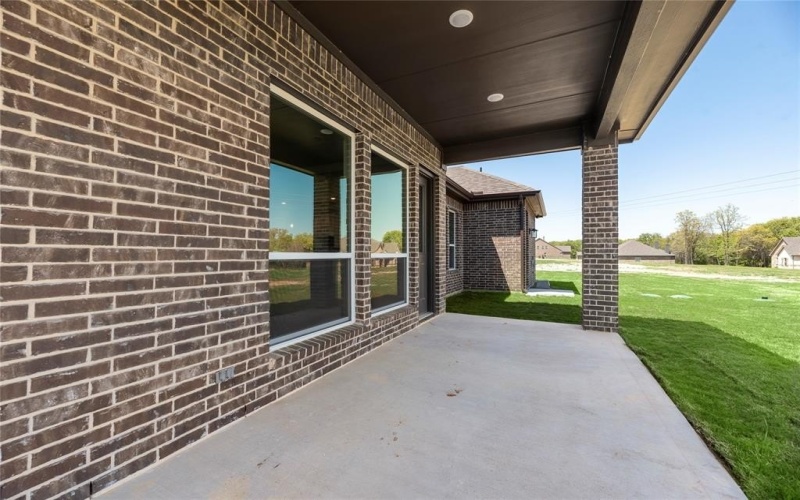 2205 Crystal Palace Boulevard, Alvarado, TX 76009, 4 Bedrooms Bedrooms, ,5 BathroomsBathrooms,Residential,For Sale,2205 Crystal Palace Boulevard,20741441