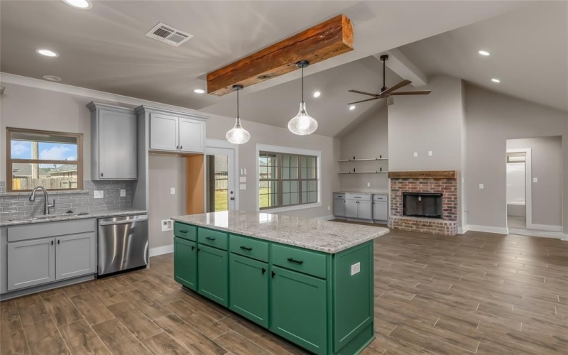 125 Sitka Loop, Haughton, LA 71037, 4 Bedrooms Bedrooms, ,2 BathroomsBathrooms,Residential,For Sale,125 Sitka Loop,20742452