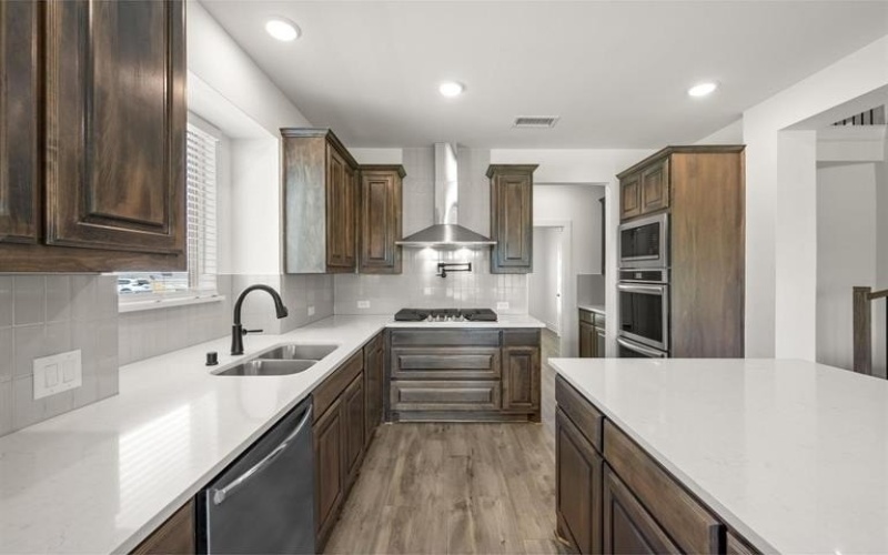 300 Tradd, Glenn Heights, TX 75154, 5 Habitaciones Habitaciones , ,3 BañosBaños,Residential,En Venta,300 Tradd,20744006