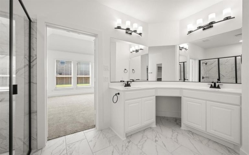300 Tradd, Glenn Heights, TX 75154, 5 Habitaciones Habitaciones , ,3 BañosBaños,Residential,En Venta,300 Tradd,20744006