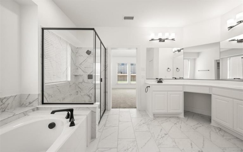 300 Tradd, Glenn Heights, TX 75154, 5 Habitaciones Habitaciones , ,3 BañosBaños,Residential,En Venta,300 Tradd,20744006