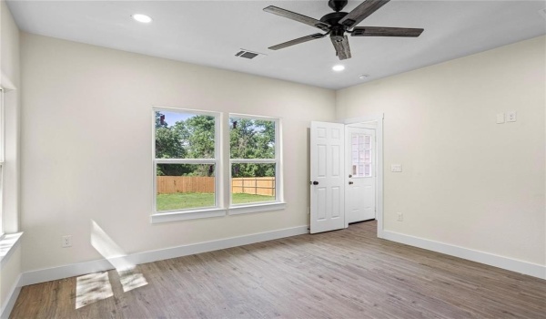 727 W Parnell Street, Denison, TX 75020, 3 Bedrooms Bedrooms, ,2 BathroomsBathrooms,Residential,For Sale,727 W Parnell Street,20744145