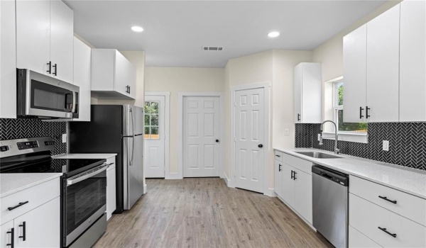 727 W Parnell Street, Denison, TX 75020, 3 Bedrooms Bedrooms, ,2 BathroomsBathrooms,Residential,For Sale,727 W Parnell Street,20744145