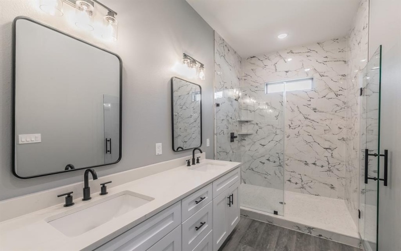 808 Crow Court, Granbury, TX 76048, 3 Bedrooms Bedrooms, ,2 BathroomsBathrooms,Residential,For Sale,808 Crow Court,20744180