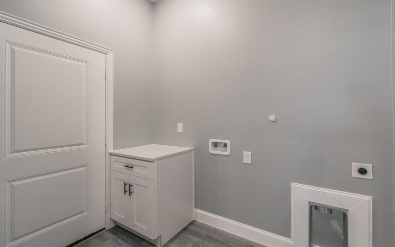 808 Crow Court, Granbury, TX 76048, 3 Bedrooms Bedrooms, ,2 BathroomsBathrooms,Residential,For Sale,808 Crow Court,20744180