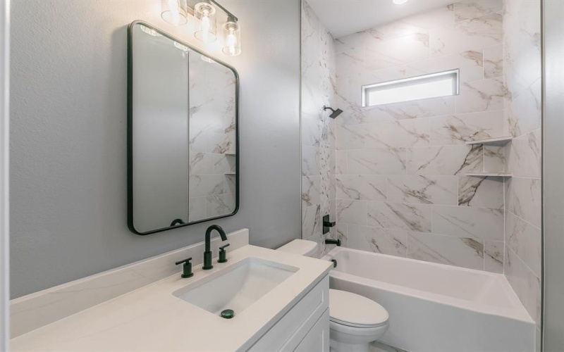 808 Crow Court, Granbury, TX 76048, 3 Bedrooms Bedrooms, ,2 BathroomsBathrooms,Residential,For Sale,808 Crow Court,20744180