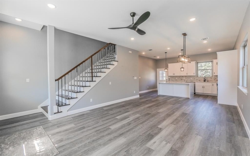 808 Crow Court, Granbury, TX 76048, 3 Bedrooms Bedrooms, ,2 BathroomsBathrooms,Residential,For Sale,808 Crow Court,20744180