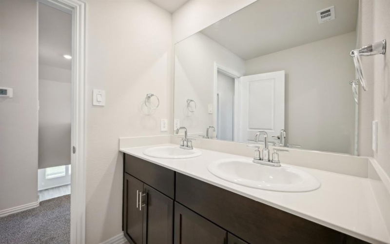 1317 Los Olmos Lane, Crandall, TX 75114, 5 Bedrooms Bedrooms, ,3 BathroomsBathrooms,Residential,For Sale,1317 Los Olmos Lane,20732124