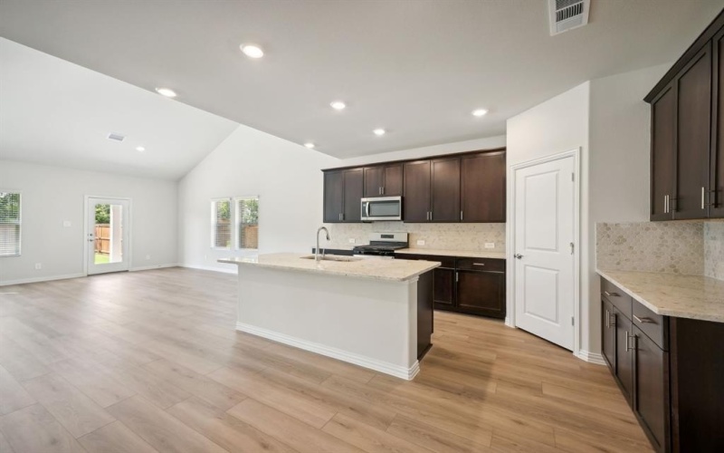 1317 Los Olmos Lane, Crandall, TX 75114, 5 Bedrooms Bedrooms, ,3 BathroomsBathrooms,Residential,For Sale,1317 Los Olmos Lane,20732124