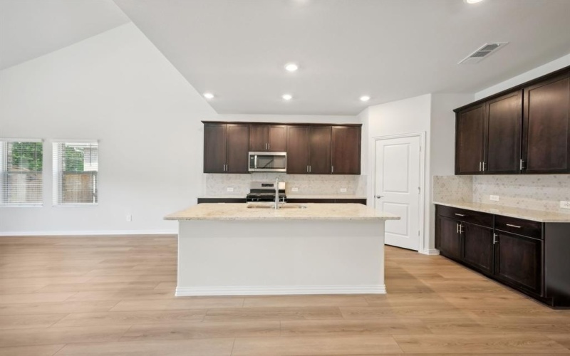 1317 Los Olmos Lane, Crandall, TX 75114, 5 Bedrooms Bedrooms, ,3 BathroomsBathrooms,Residential,For Sale,1317 Los Olmos Lane,20732124